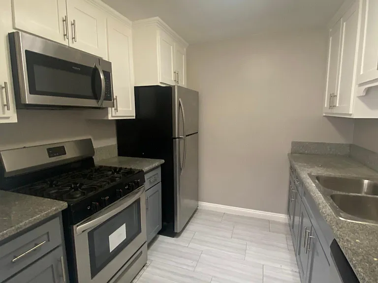 825 S Taylor Ave #14 — Photo 2