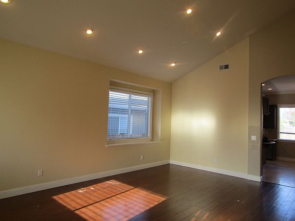 4th image of 1140 Penrod Way