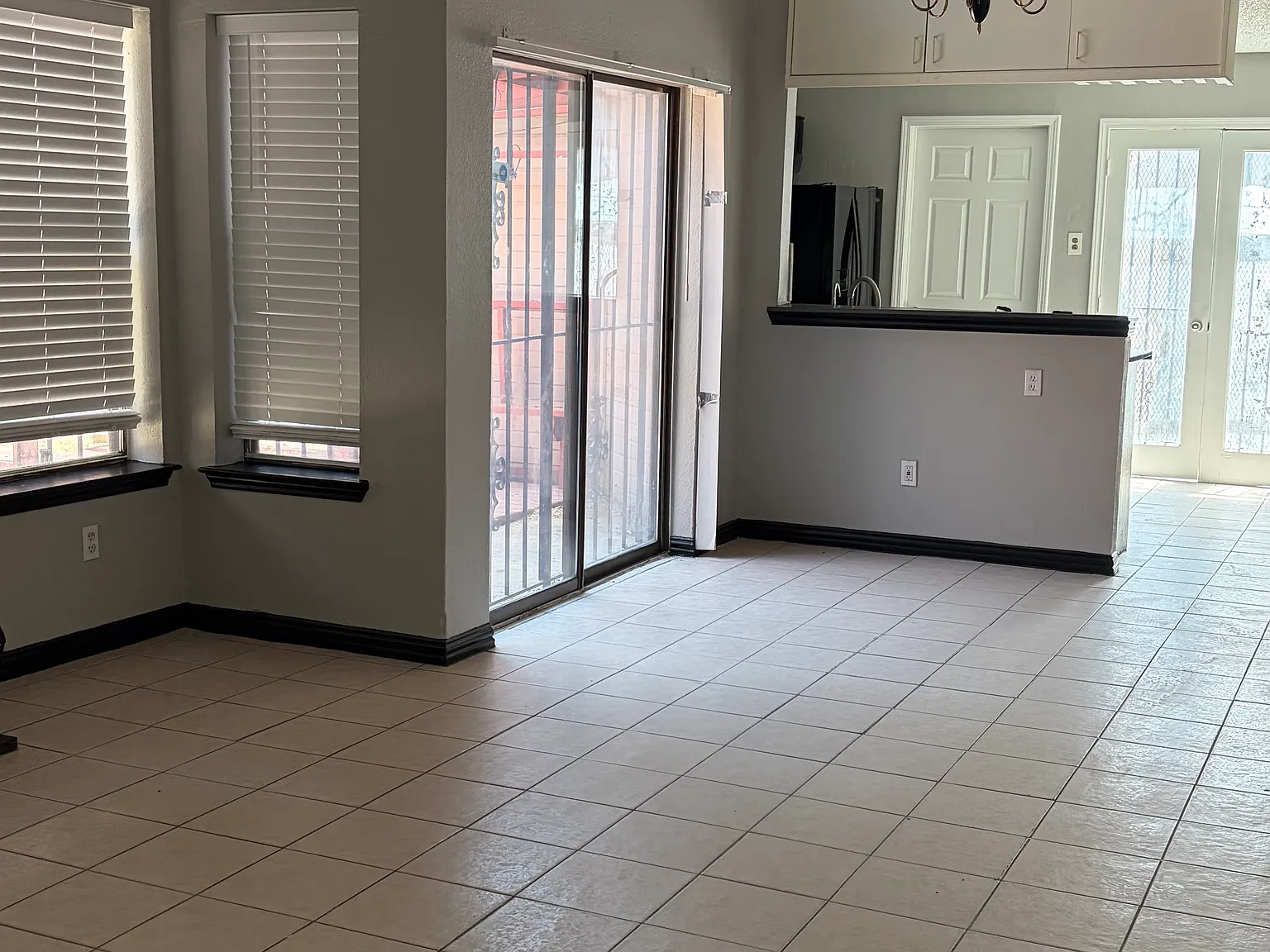10228 Sand Springs Ave — Photo 1