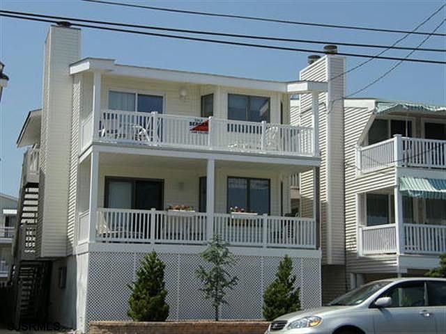 1st image of 1816 Wesley Ave #2