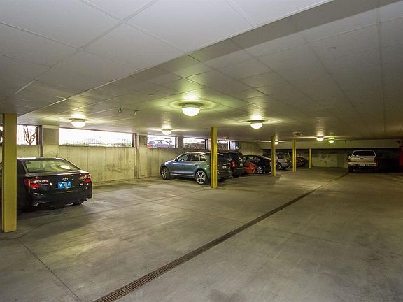 3rd image of 121 N Martin Luther King Blvd Unit 105