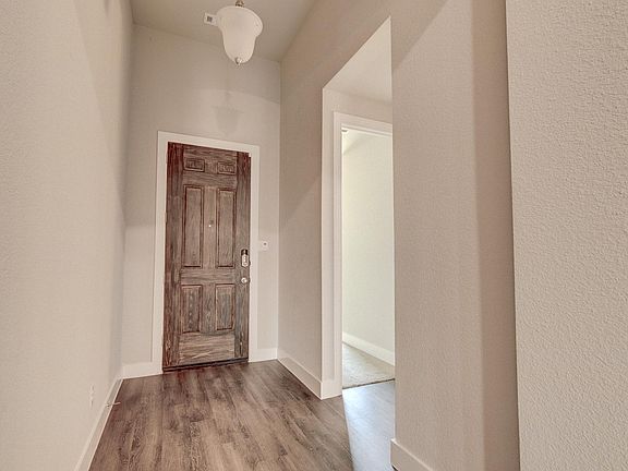 2nd image of 1540 Calcot Ln