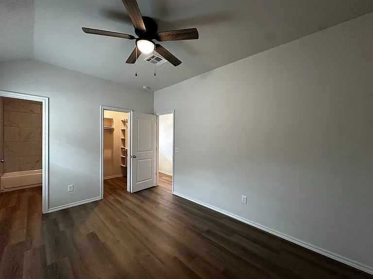 3715 Franks Way — Photo 10