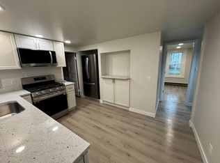412 N Main St #1, Elburn, IL 60119