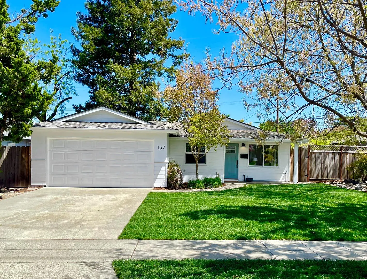 157 Las Astas Dr photo 1