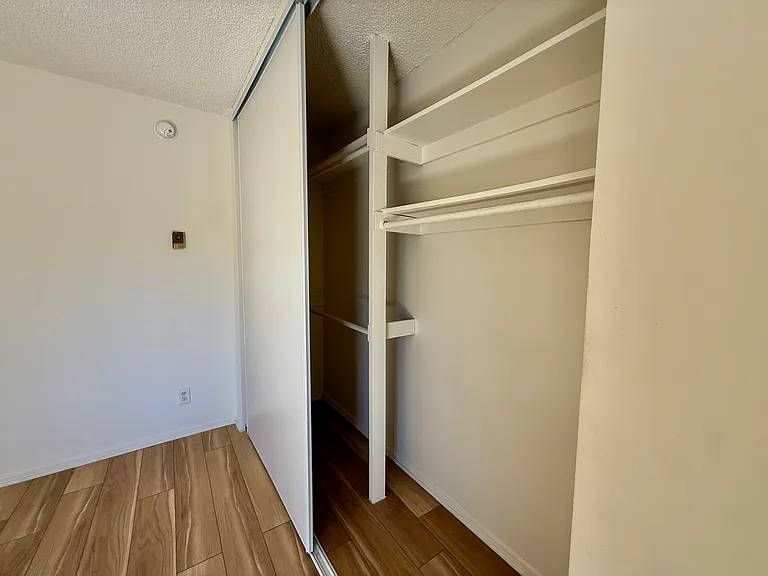 Vine Street Apartments — Photo 18