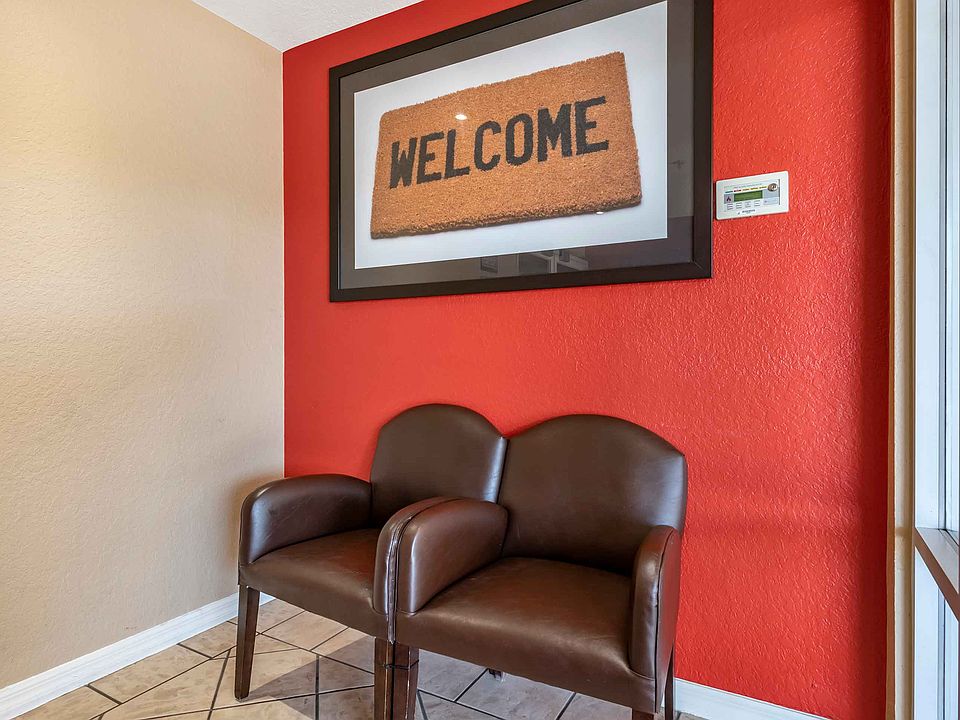 Lobby and Guest Check-in