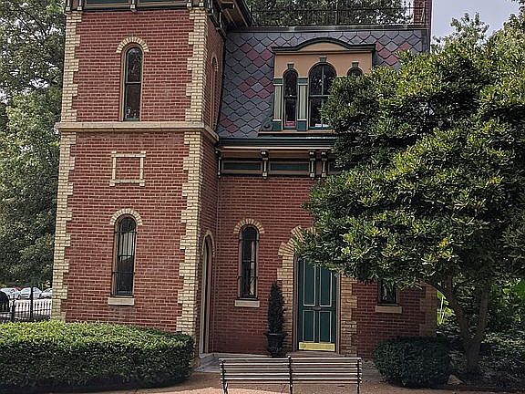 3rd image of 1616 Mississippi Ave