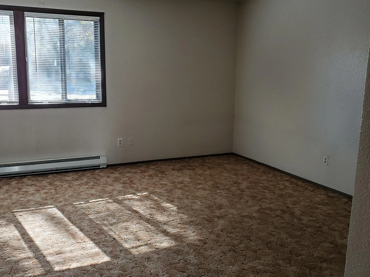 2 bed, 1050 sqft, $1,495 — Photo 2