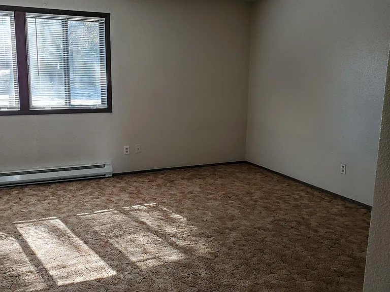 425 Stephens Ave #VARIOUS — Photo 3