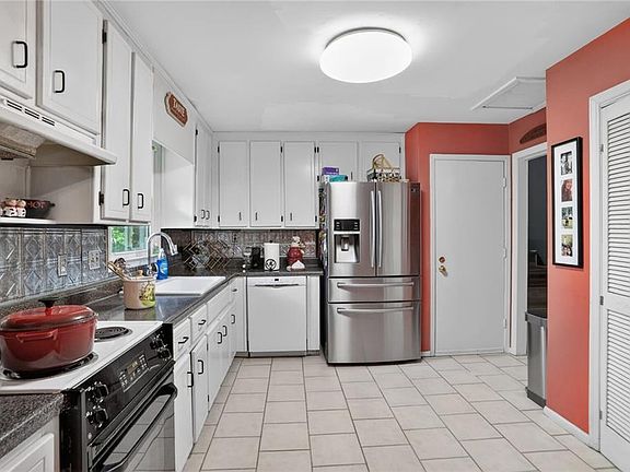 4th image of 6431 Wright Rd