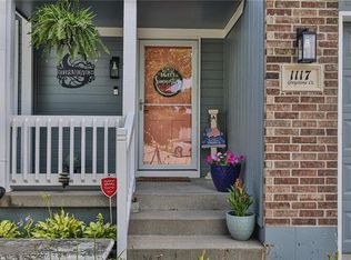 1117 SW Graystone Ct, Grain Valley, MO 64029