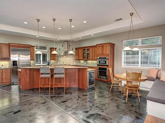 5th image of 3906 Berrendo Dr