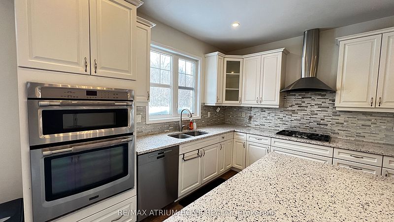 Kitchener House for rent - 6 Bedrooms — photo 4