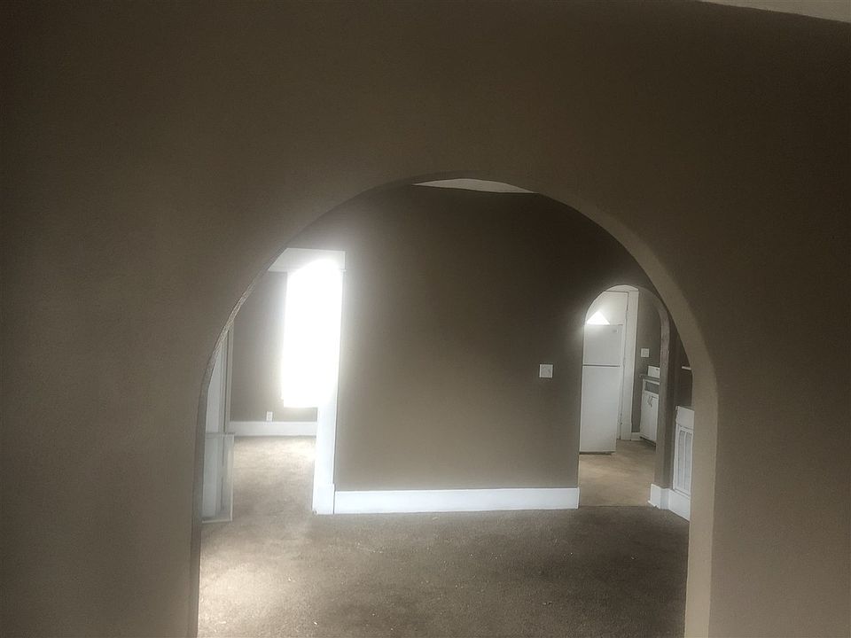 2nd image of 639 N New York Ave
