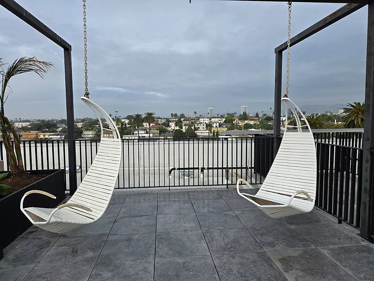 4506 Dockweiler St #304 — Photo 12