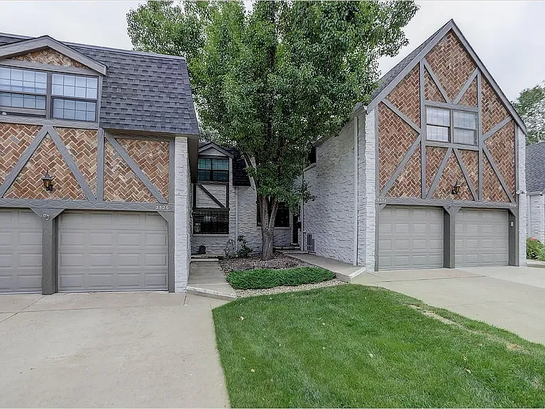 3528 S Ivanhoe St — Photo 2