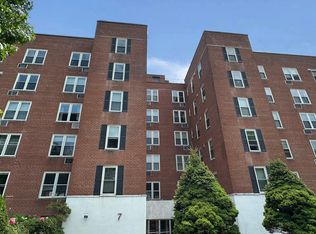 7 4th St APT 4B, Stamford, CT 06905