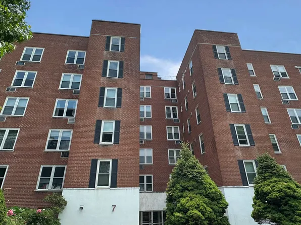 7 4th Street APT 4B, Stamford, CT 06905