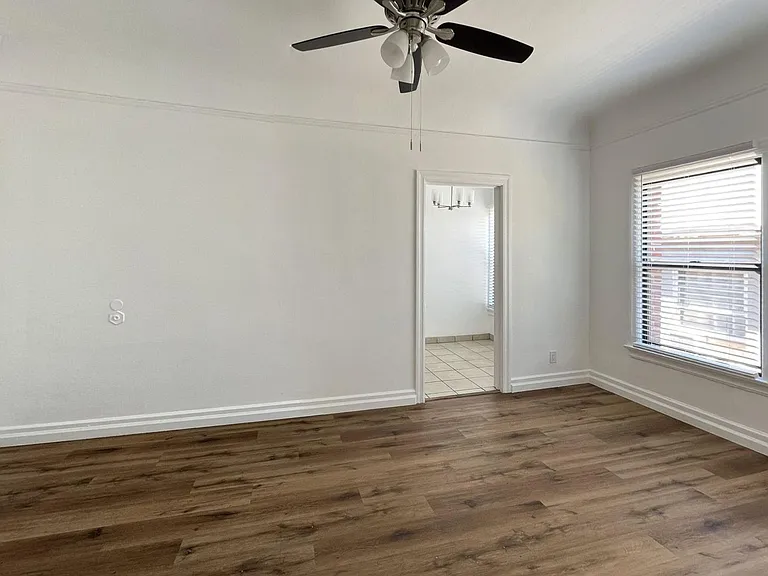 130 S Coronado Street — Photo 4