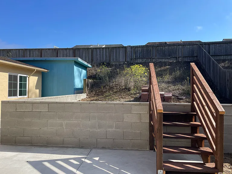 Mina Ln — Photo 16