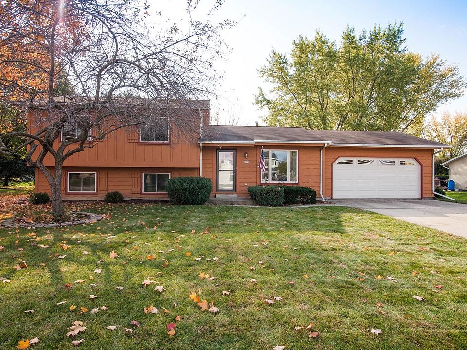 1st image of 217 E Riverwood Dr