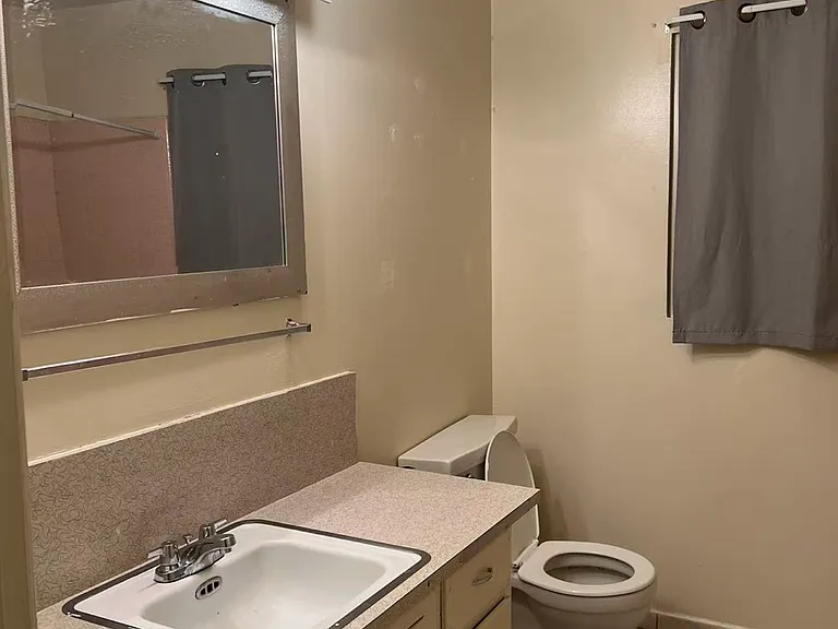 1925 Norris Dr W — Photo 5