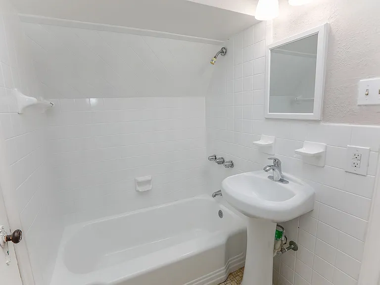209 Pennington Blvd — Photo 5