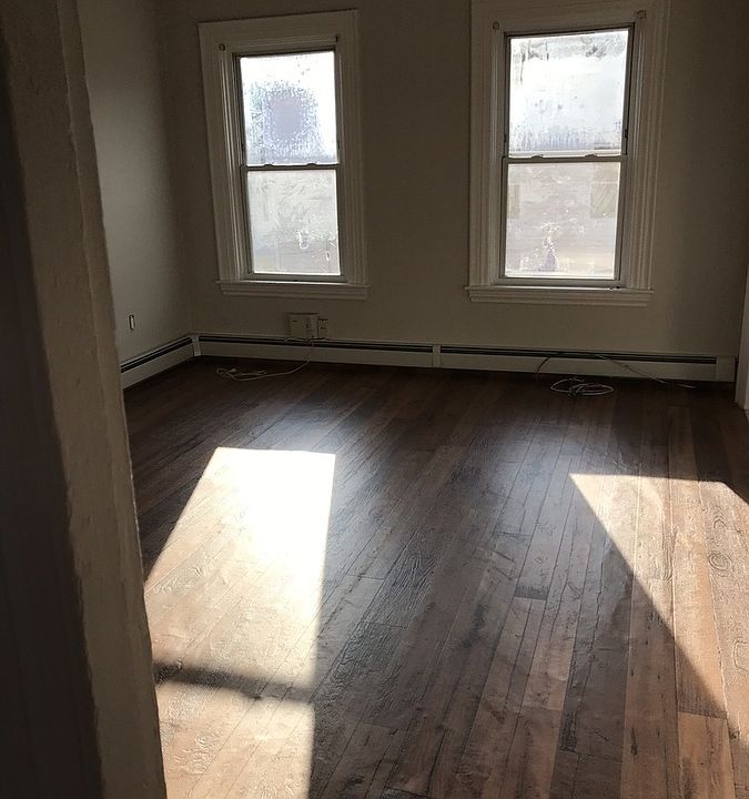 2nd image of 19 Clifton St #2R