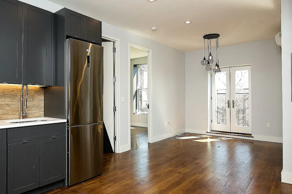 131 Tompkins Avenue — Photo 1