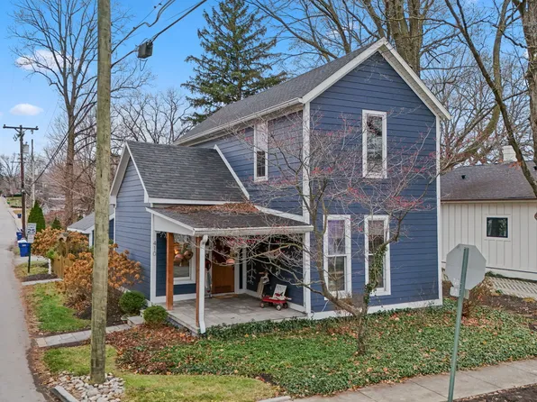 410 N Maple St, Zionsville, IN 46077