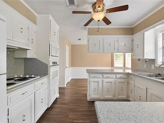 5th image of 3805 Oak Hill Dr