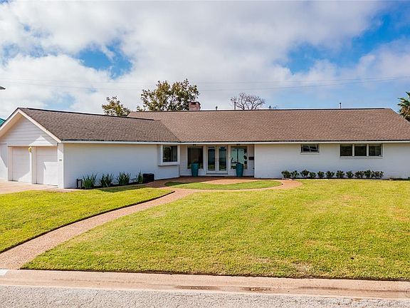 2nd image of 1305 Harbor View Dr