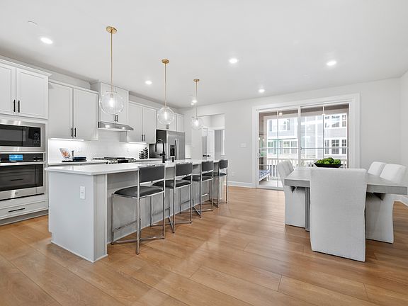 Serenade D w Finished Basement