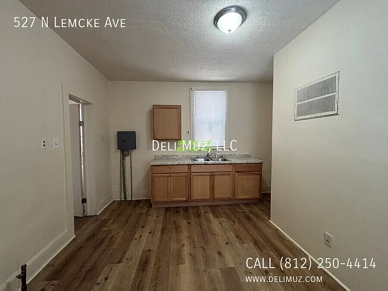 527 N Lemcke Ave — Photo 9