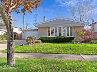 747 Barberry Rd, Highland Park, IL 60035