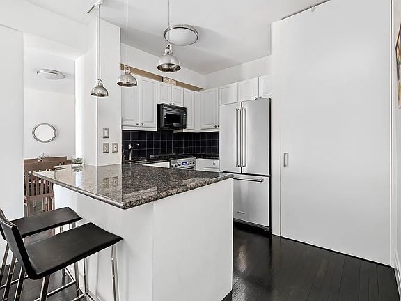 5th image of 333 E 34th St #15AB
