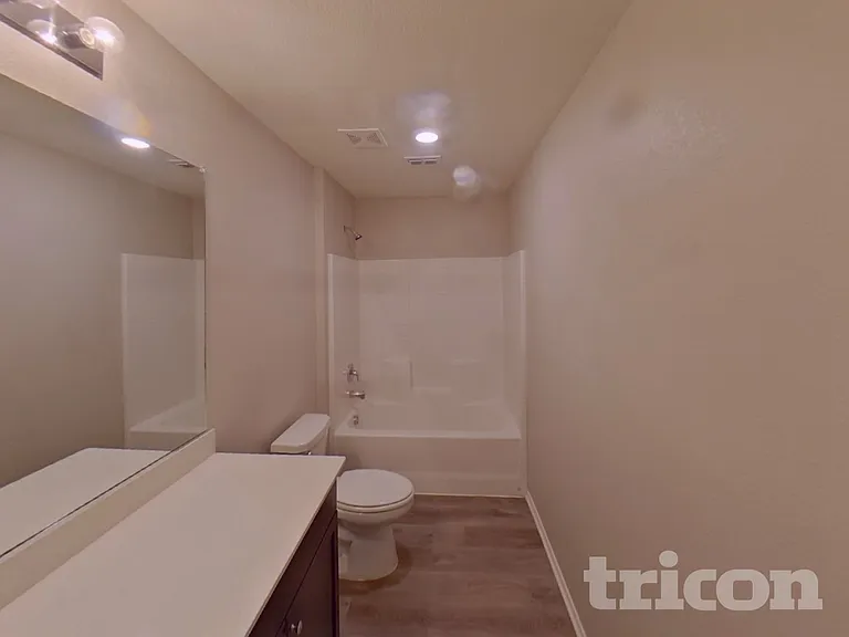 758 Bayonet St — Photo 10