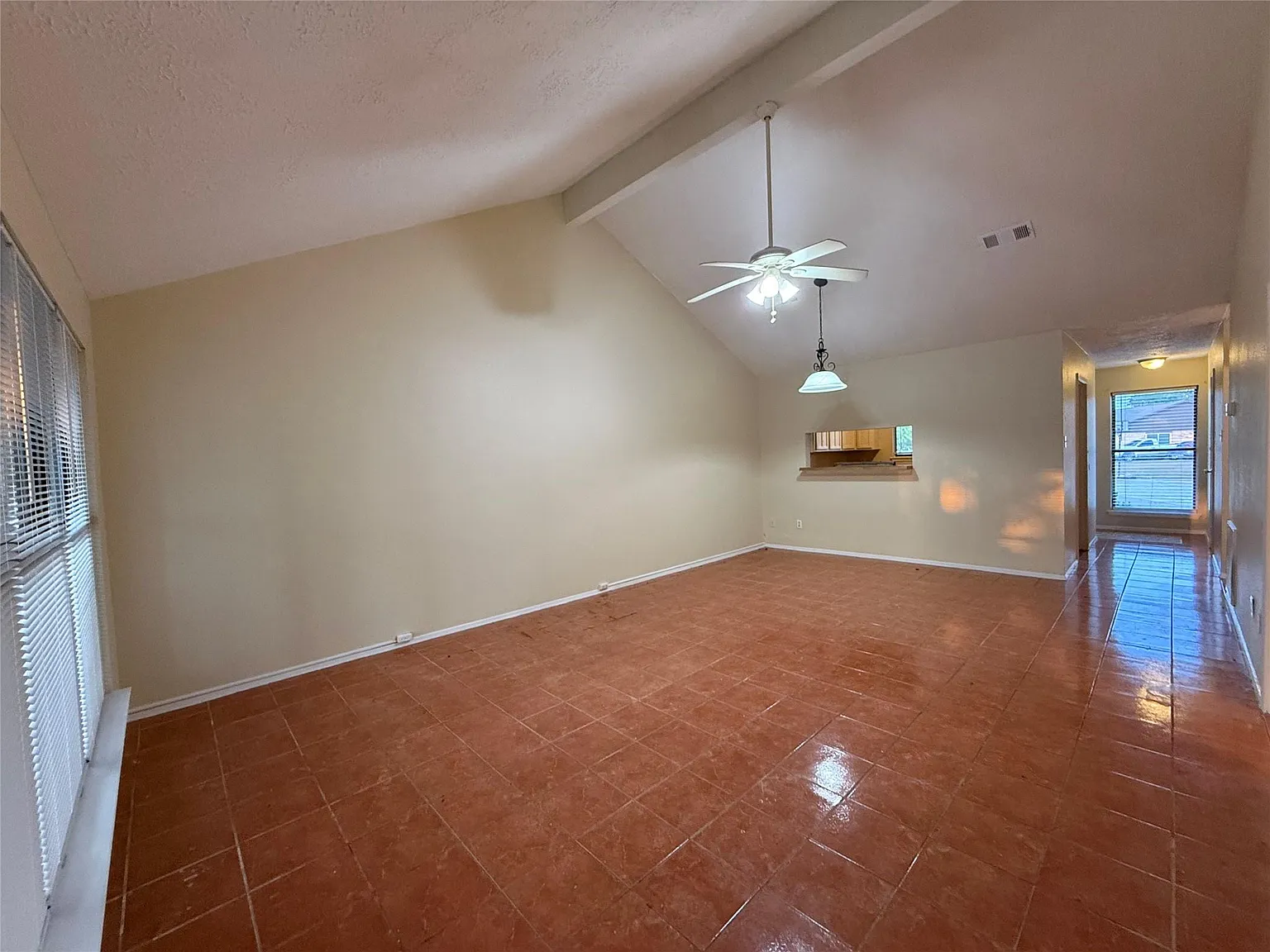 3 bed, 2.0 bath, 1236 sqft, $1,450 — Photo 4