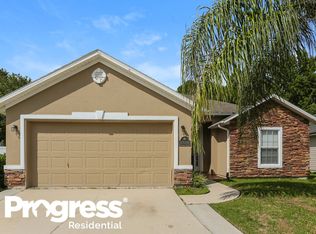 12036 Hayden Lakes Cir, Jacksonville, FL 32218