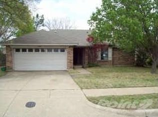 1200 Harvell Dr, Cedar Hill, TX 75104