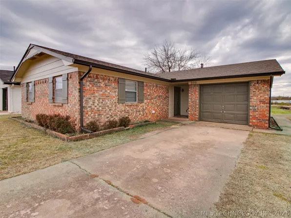 232 S 5th Ave, Stroud, OK 74079