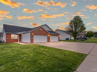 150 Field Crossing Dr UNIT A, Highland, IL 62249