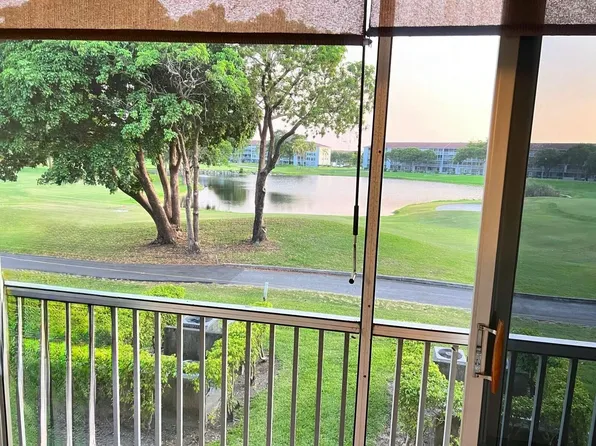300 SW 134th Way #203e, Pembroke Pines, FL 33027