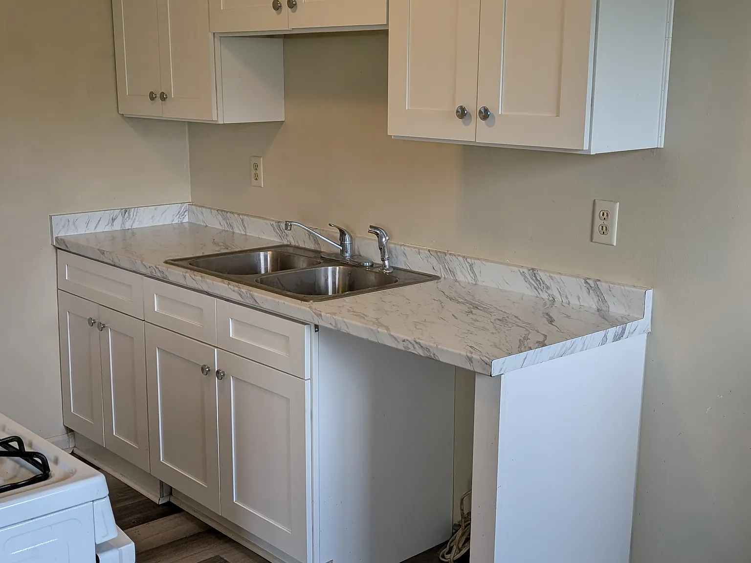 2 bed, 850 sqft, $1,375 — Photo 2