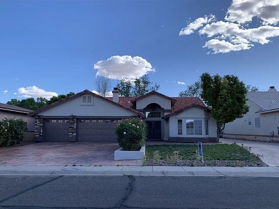 1st image of 875 Country Club Dr