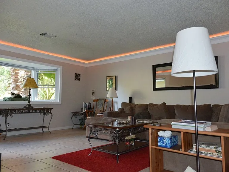 2748 Ganges Pl — Photo 3