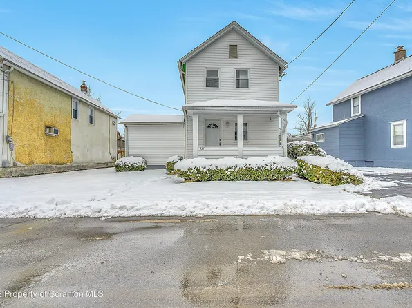 937 Mary St, Throop, PA 18512