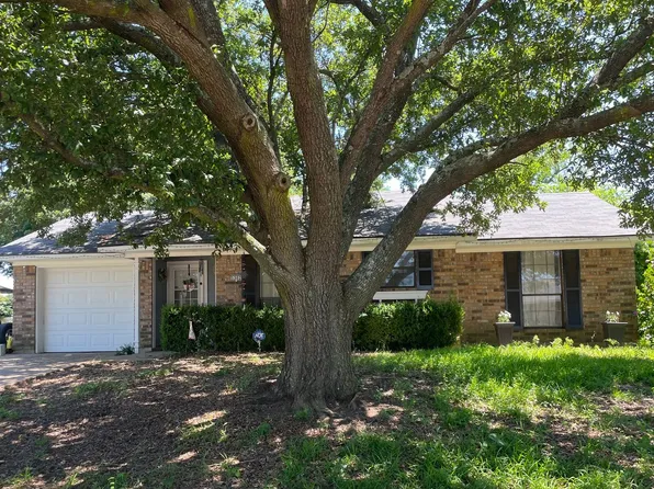 5302 Lauri Ln, Bossier City, LA 71112