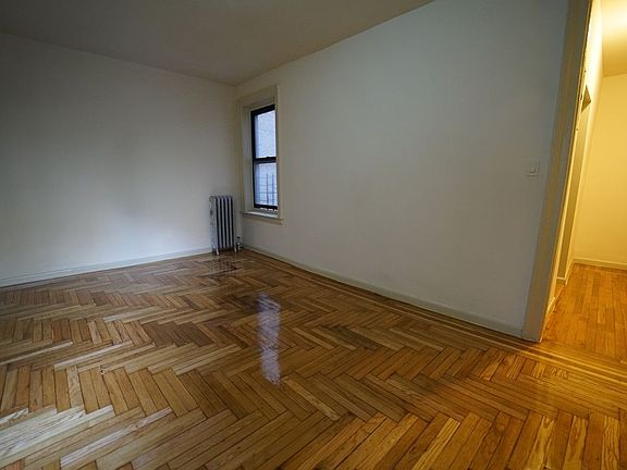 3rd image of 975 Sherman Ave APT 54N